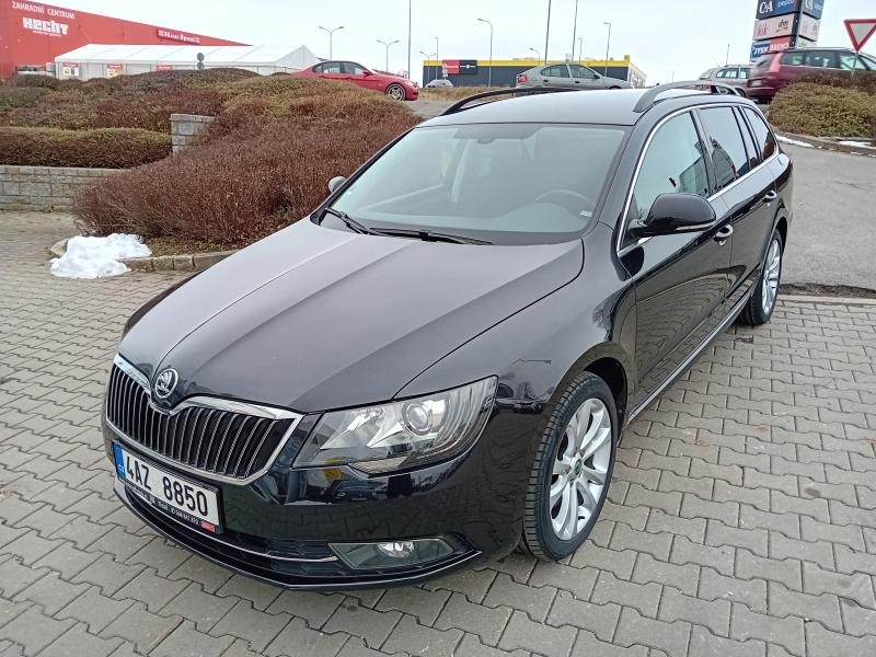 Škoda Superb KOMBI 2,0TDI DSG NAVI XEN/TOP/