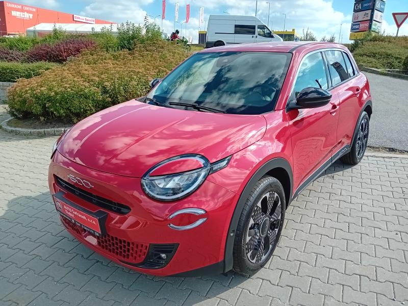 Fiat 600 1,2T AT 145k LA PRIMA /IHNED/