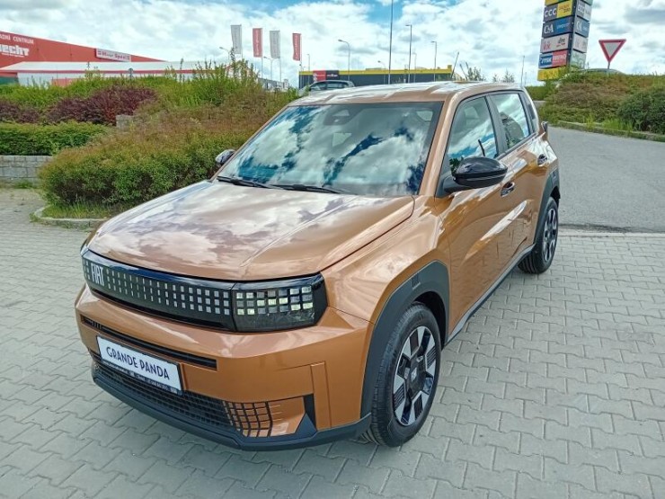 Fiat Grande Panda 1,2T 110k ICON 7LET ZÁR/IHNED/